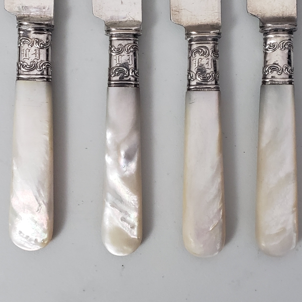 Landers, Frary & Clark Set of Mother-of-Pearl Handle Knives - 8 Pieces - Picture 8 of 16